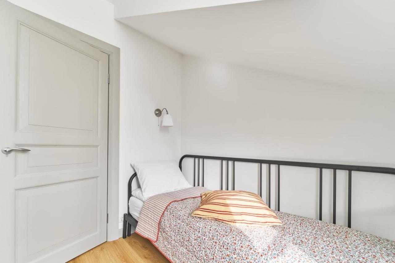 Modern Two-Bedroom Apartment, Vilnius City Centre Buitenkant foto