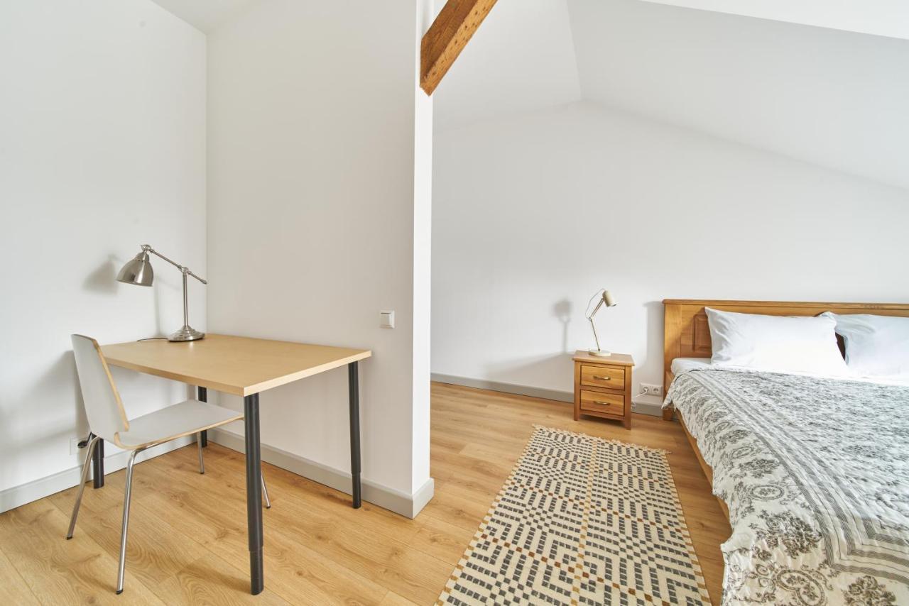 Modern Two-Bedroom Apartment, Vilnius City Centre Buitenkant foto