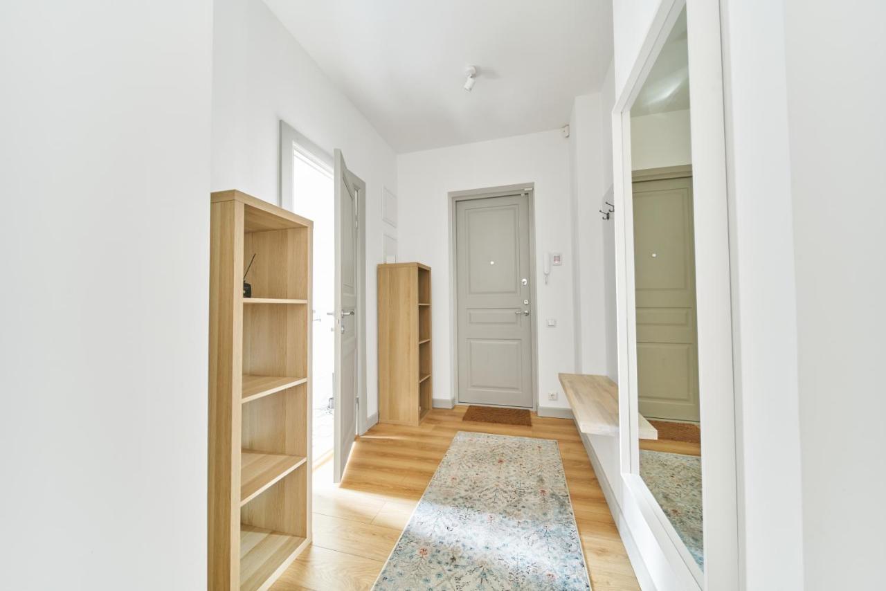 Modern Two-Bedroom Apartment, Vilnius City Centre Buitenkant foto