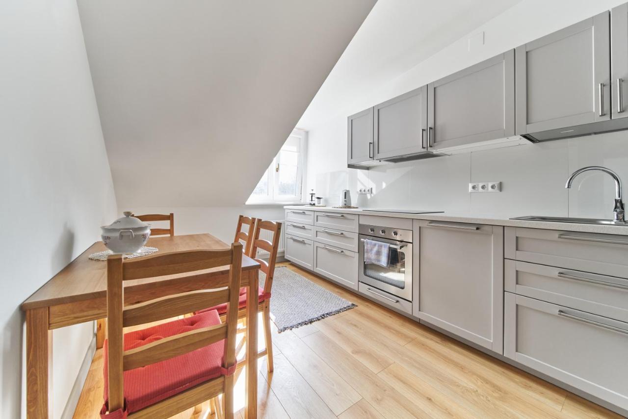 Modern Two-Bedroom Apartment, Vilnius City Centre Buitenkant foto