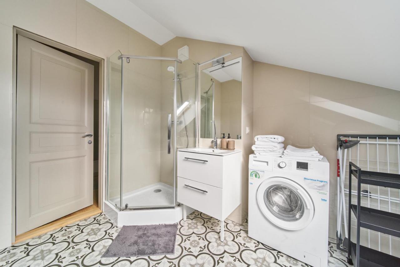 Modern Two-Bedroom Apartment, Vilnius City Centre Buitenkant foto