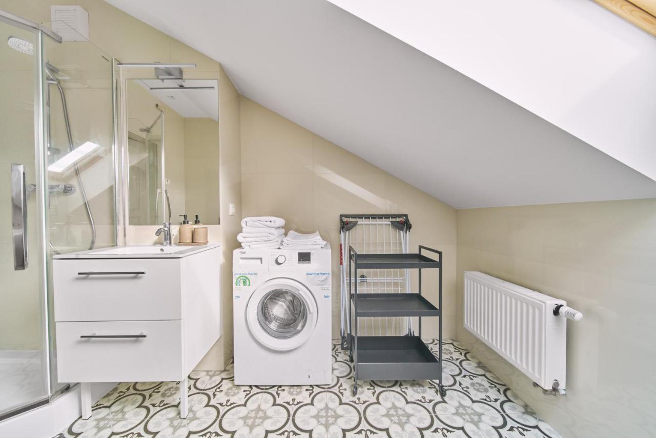 Modern Two-Bedroom Apartment, Vilnius City Centre Buitenkant foto
